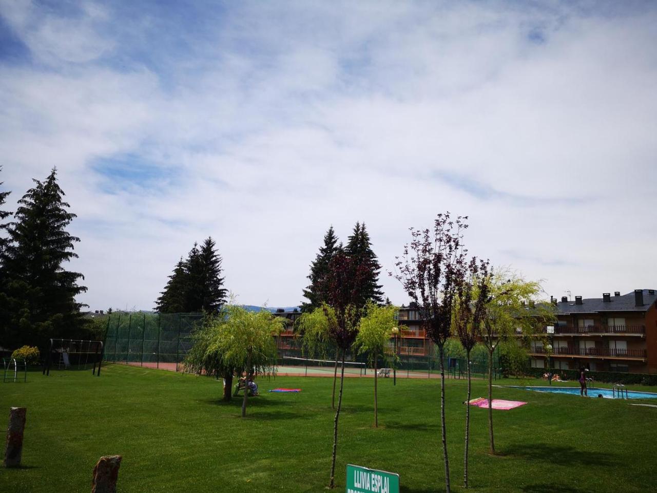 Amplio Apartamento Con Piscina En Llivia Zewnętrze zdjęcie